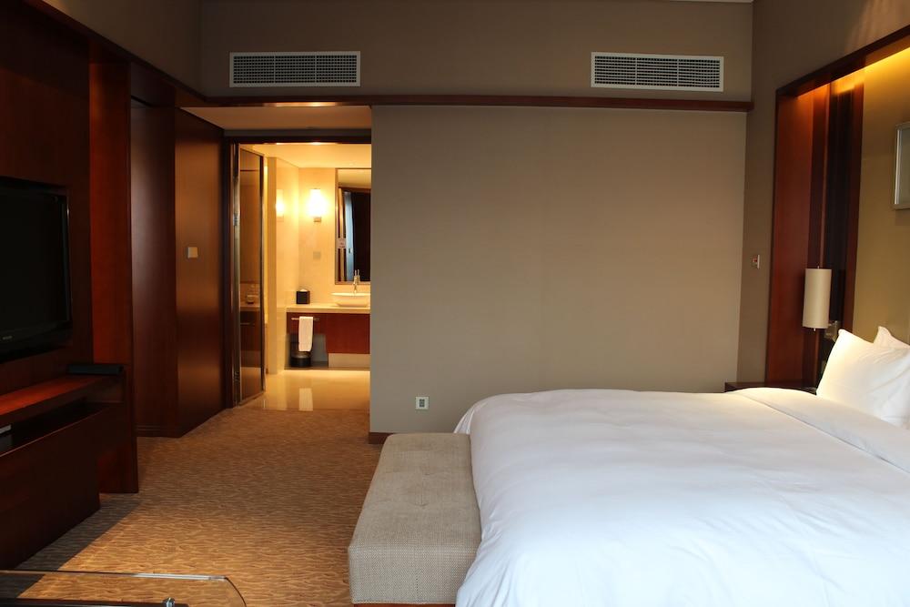Hilton Nanjing Riverside Esterno foto