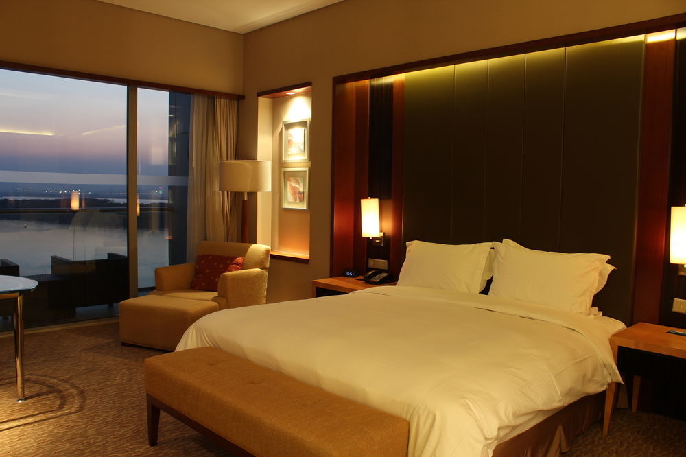 Hilton Nanjing Riverside Esterno foto